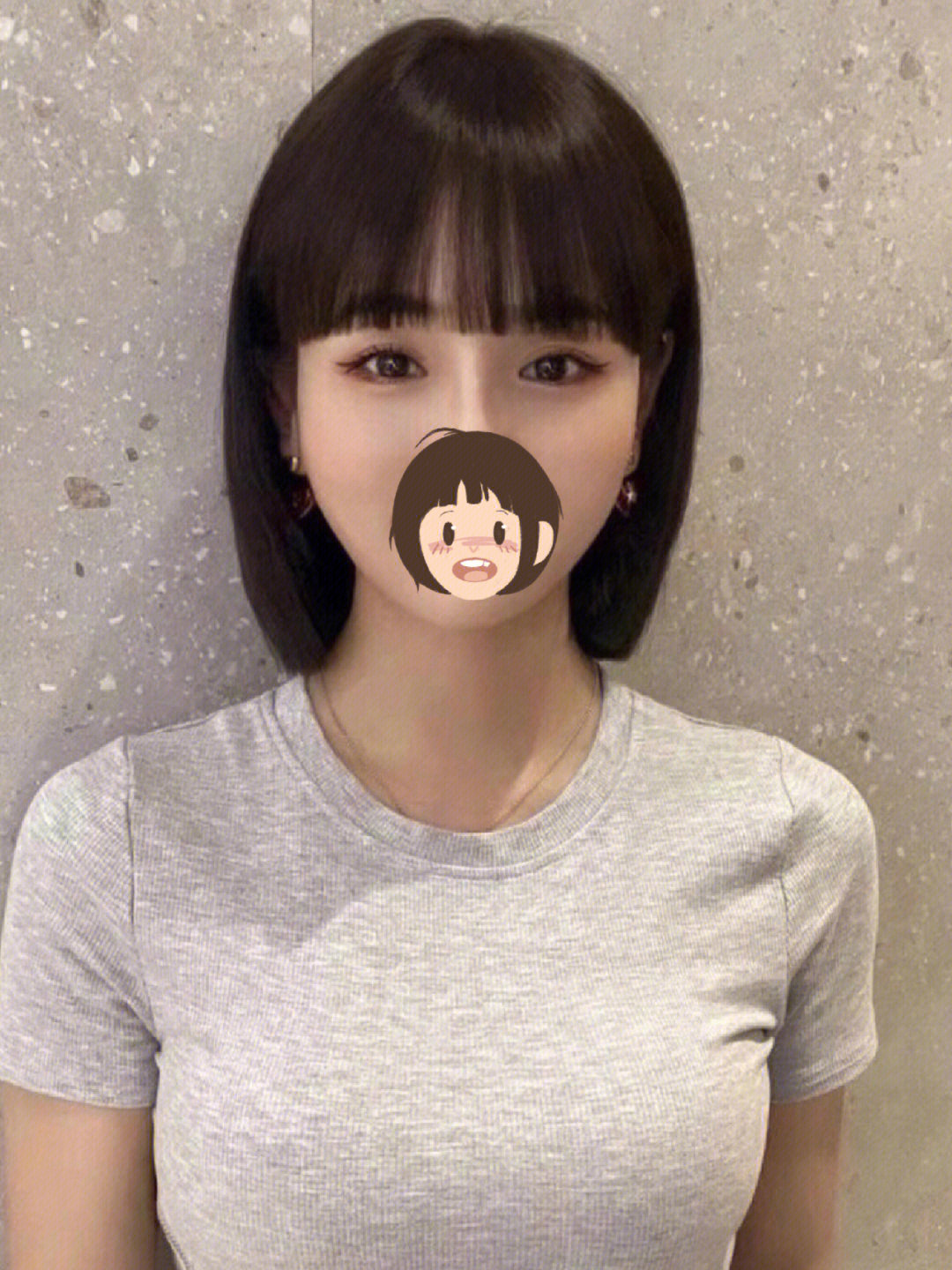 9494中短发发型,漫画刘海显小女生短发,齐肩小短发适合:圆脸,椭圆