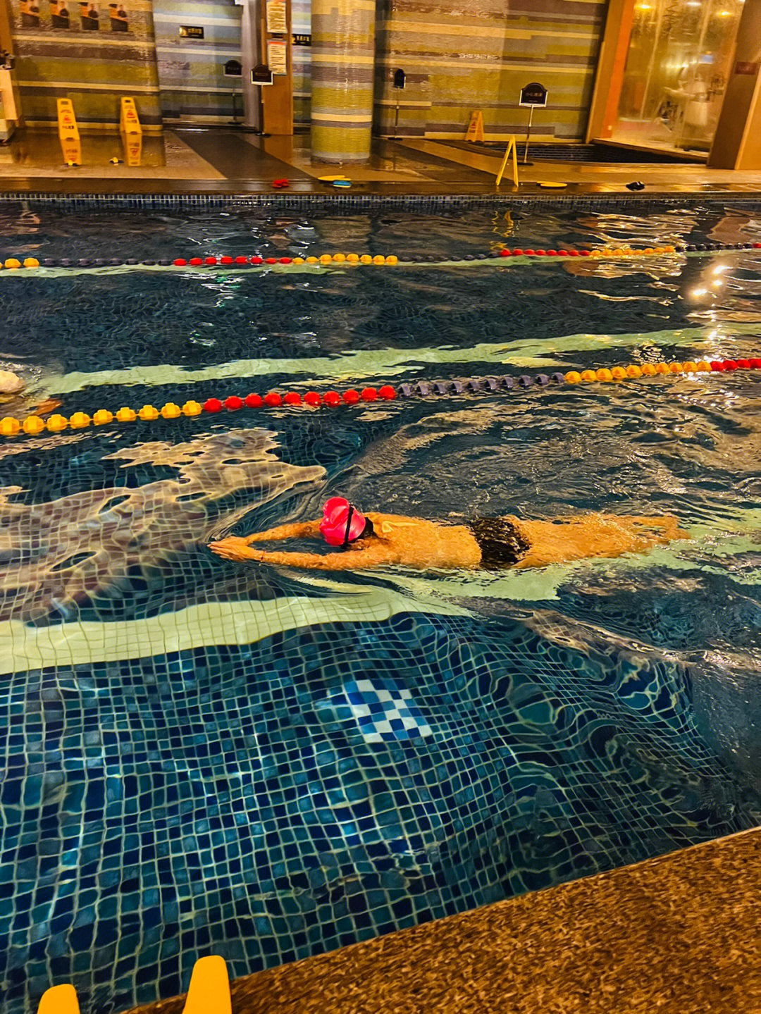 顿丘温泉大酒店游泳图片