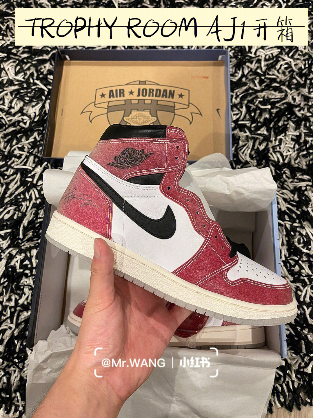 aj1鞋盒是小金人图片