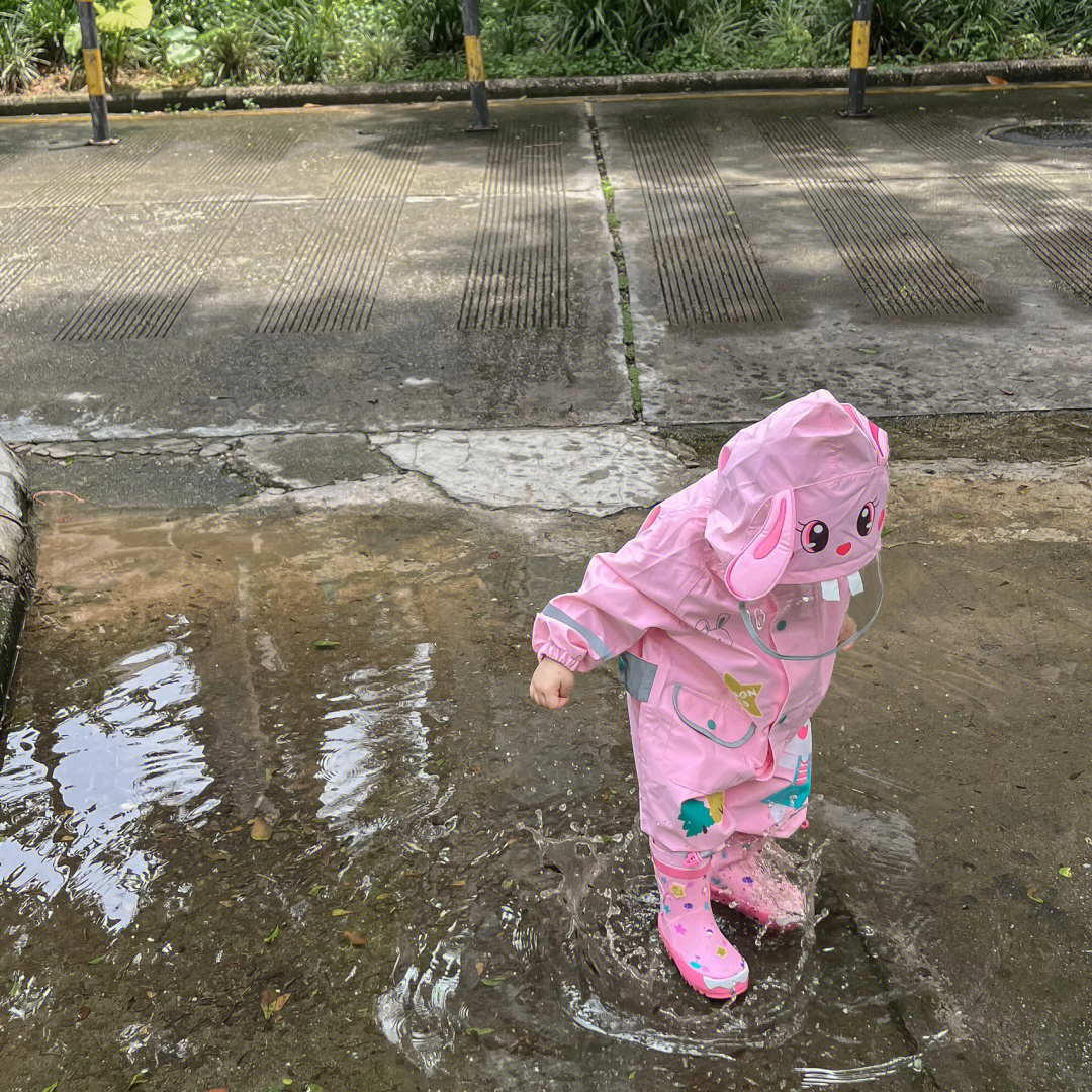 终于比啊比,给小鱼挑了最满意的雨衣77雨鞋好家伙6015快递收到