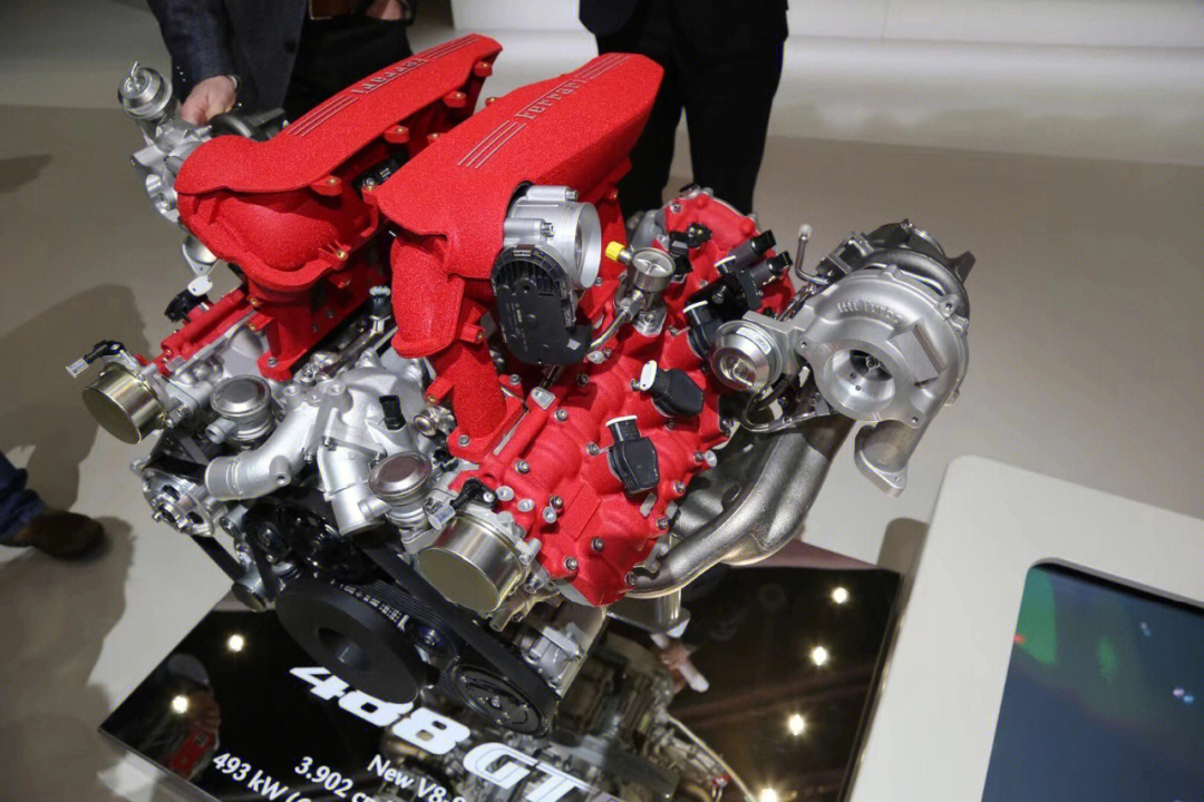 限量48816法拉利488gtb引擎模型