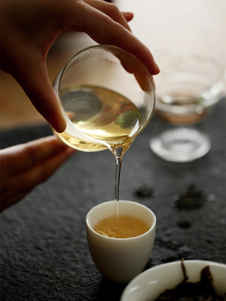 认真做一件幸福的事酝酿一盏悠闲喝茶时光