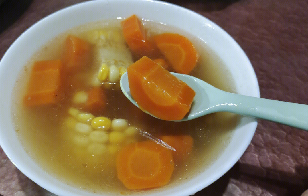 重复美味的胡萝卜排骨汤