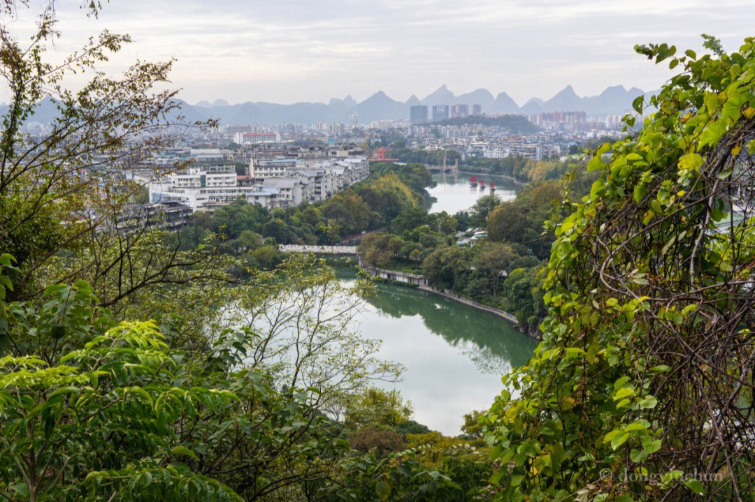 桂林宝积山一个免费的观景台