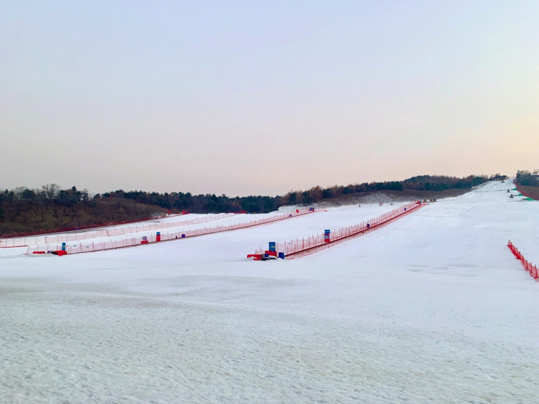 藏马山滑雪场图片