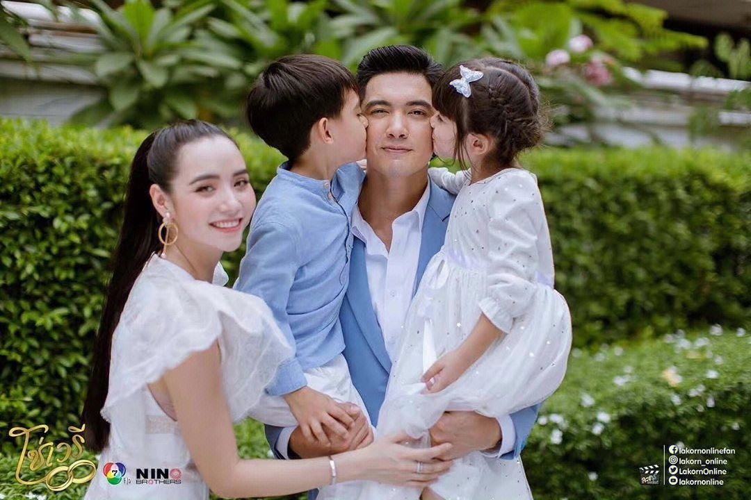 mookda泰国女星父母图片
