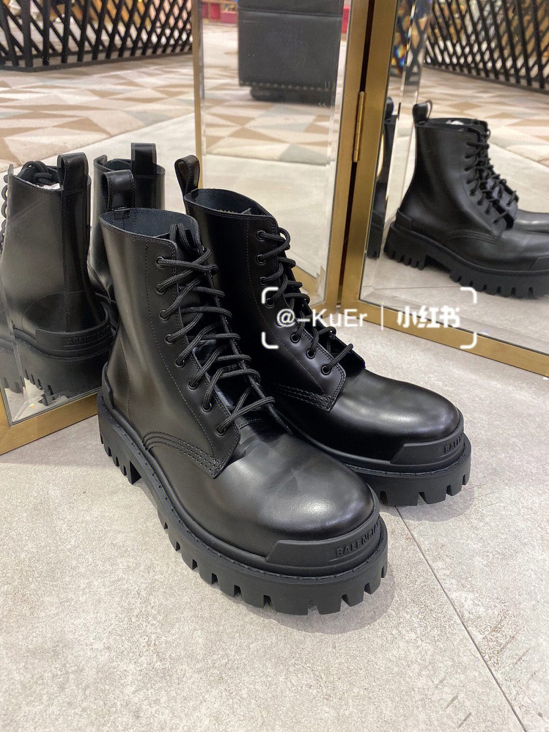 balenciaga巴黎世家新款大头马丁靴酷炫