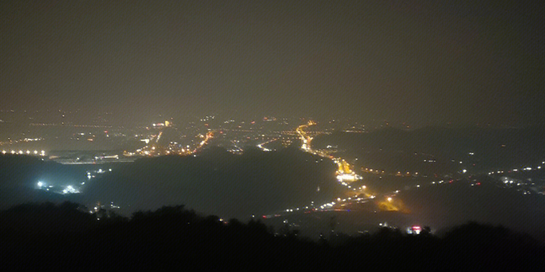 德胜岩夜景图片