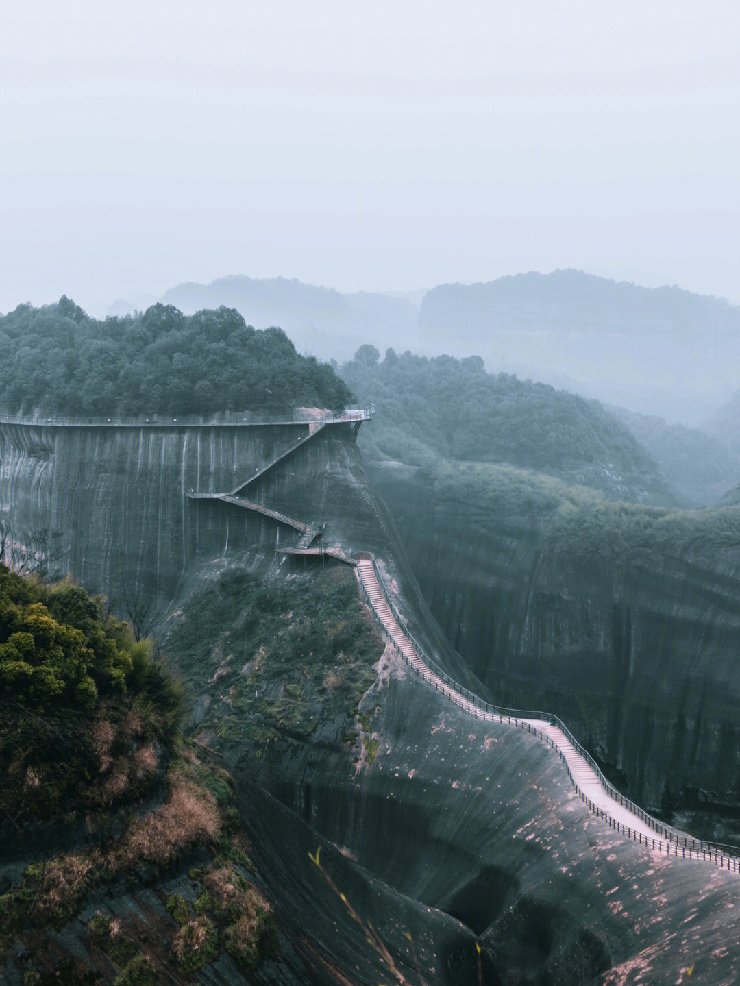 高椅岭刀背山图片