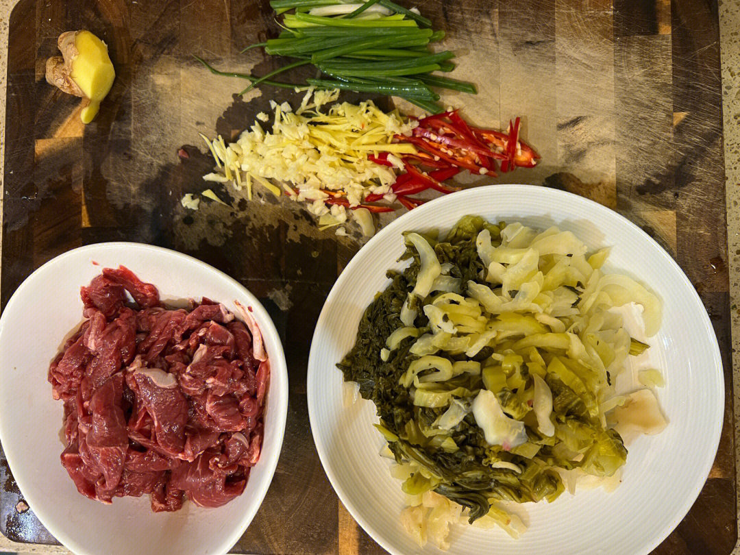 酸菜炒牛肉的做法图片