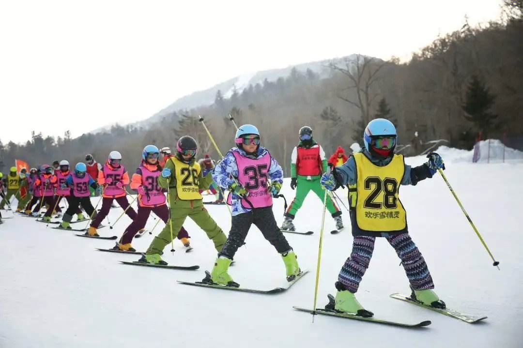 宁夏固原六盘山娅豪滑雪场正式开门营业