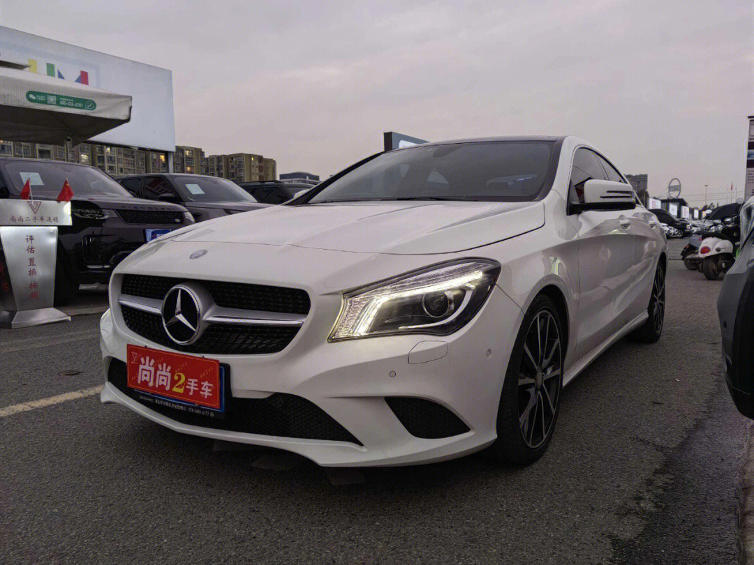 最新那些奔驰cla级 2015款 cla 200,16年上牌小跑8万公里,标价19.