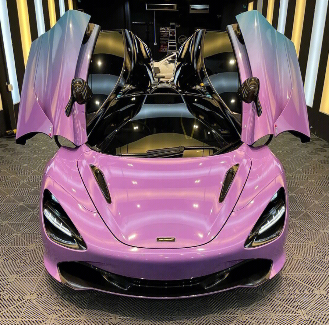 迈凯轮720s粉色图片