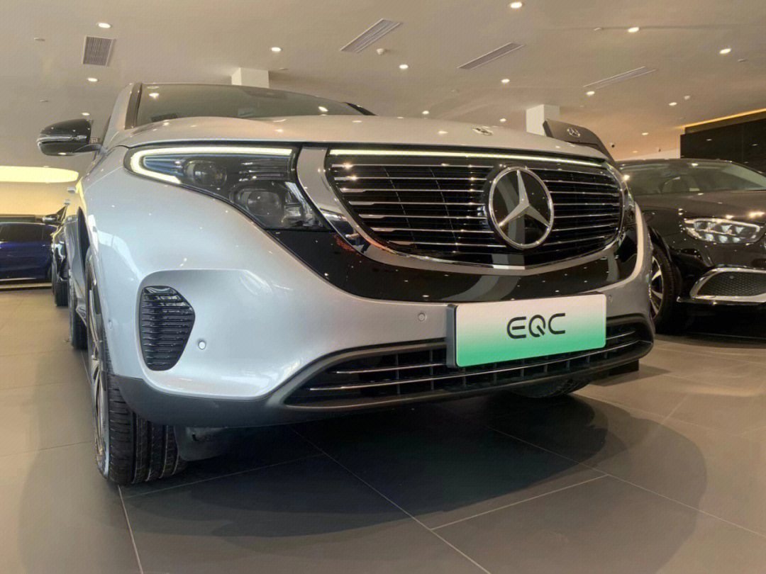 梅赛德斯-奔驰首款纯电suv eqc350 4matic!