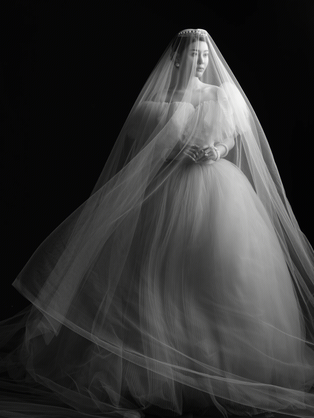婚纱壁纸黑白图片