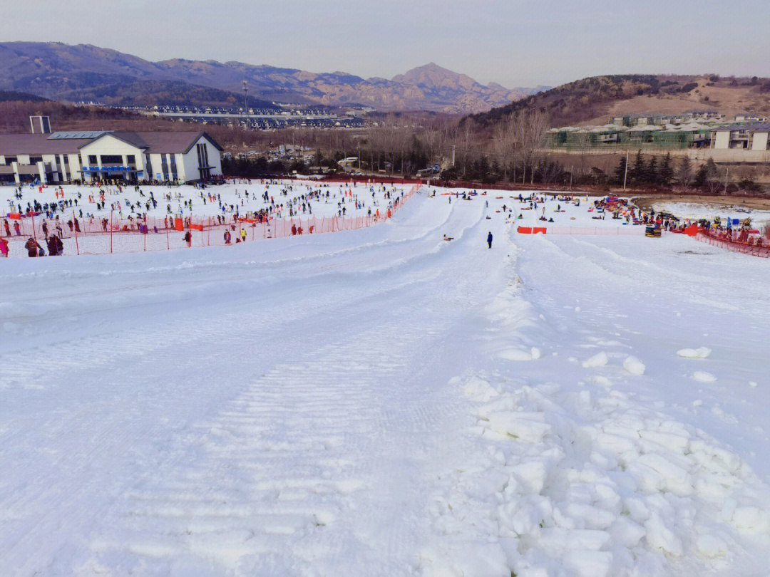 藏马山滑雪场图片