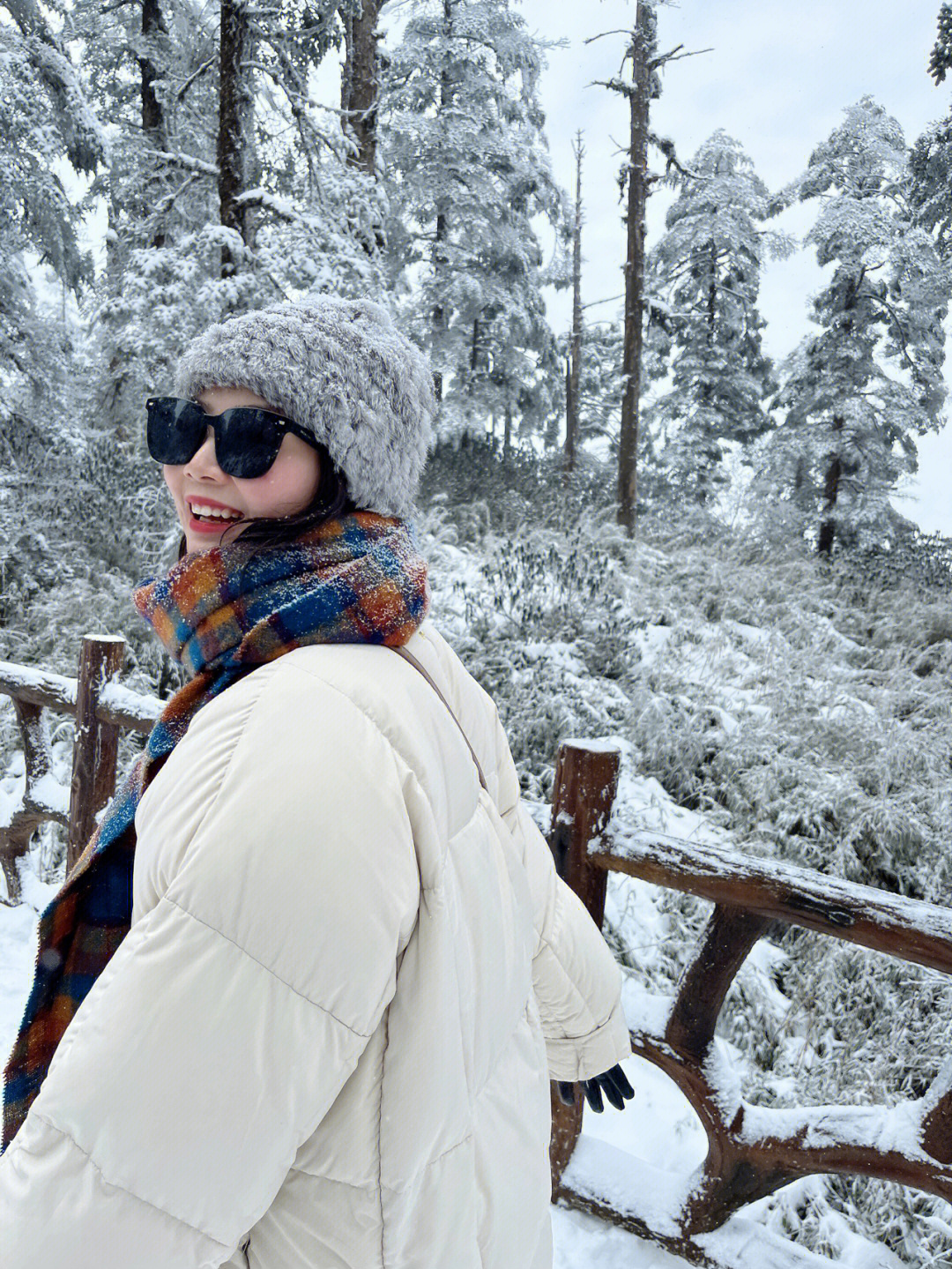 川内的超美雪景瓦屋山