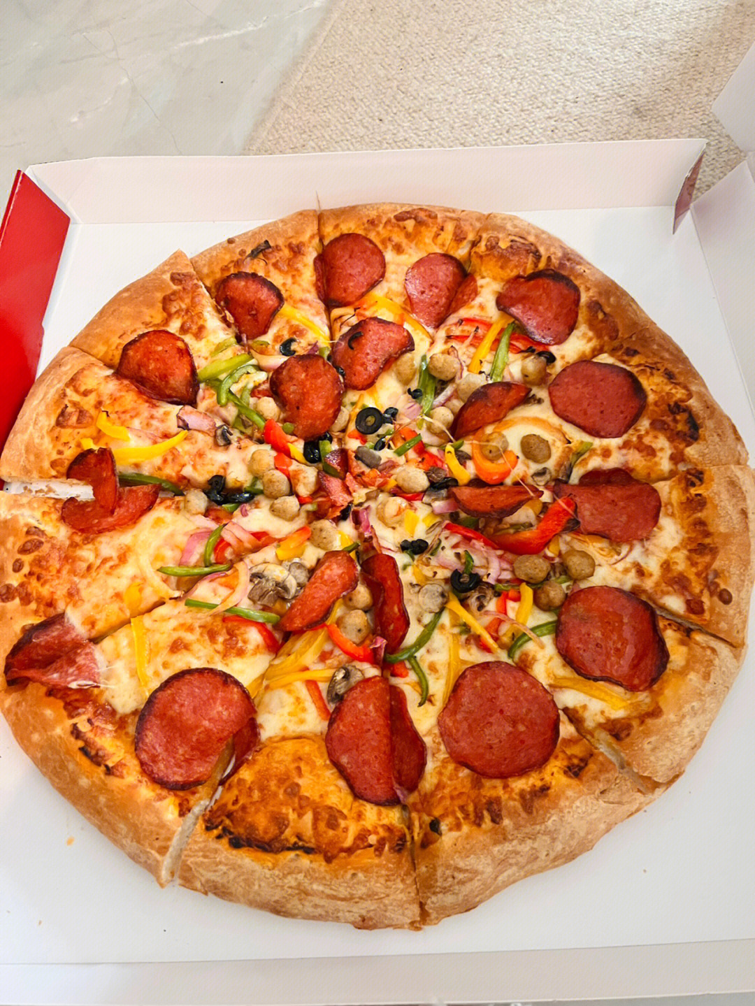 可口的披萨笑脸披萨图片