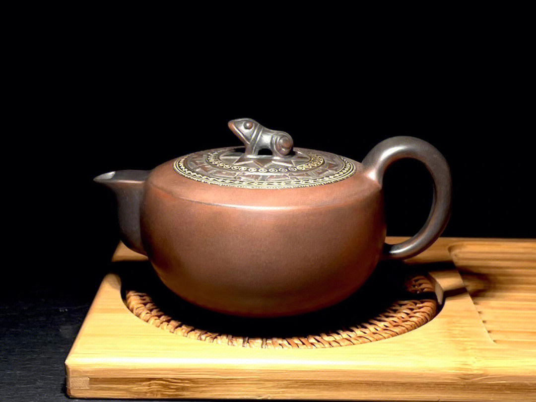 今日分享特色坭兴陶茶壶
