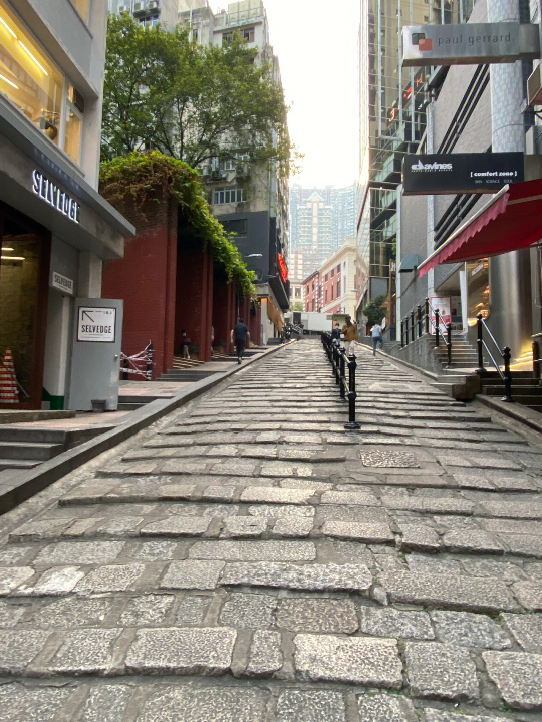香港怀旧老街石板街砵甸乍街