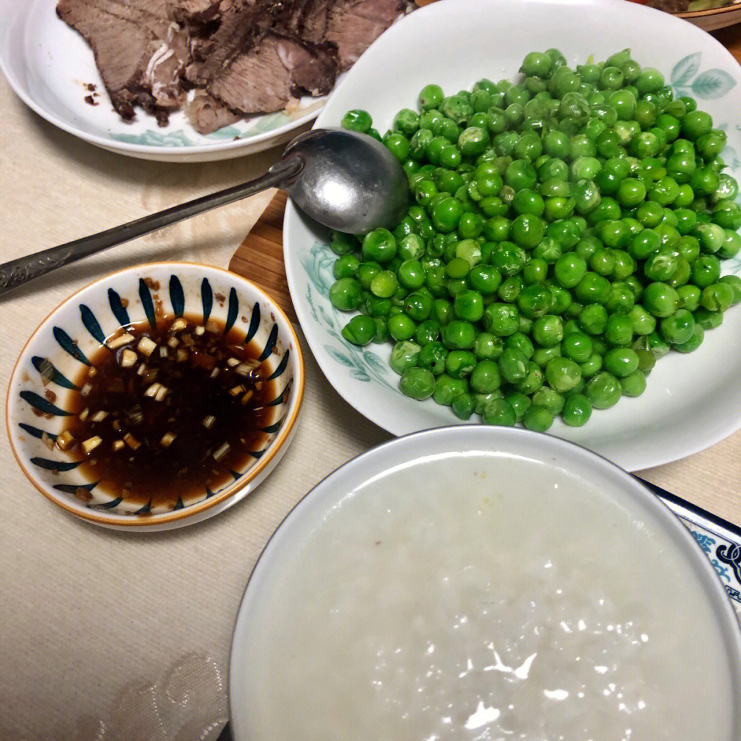 嫩豌豆炖羔羊肉图片