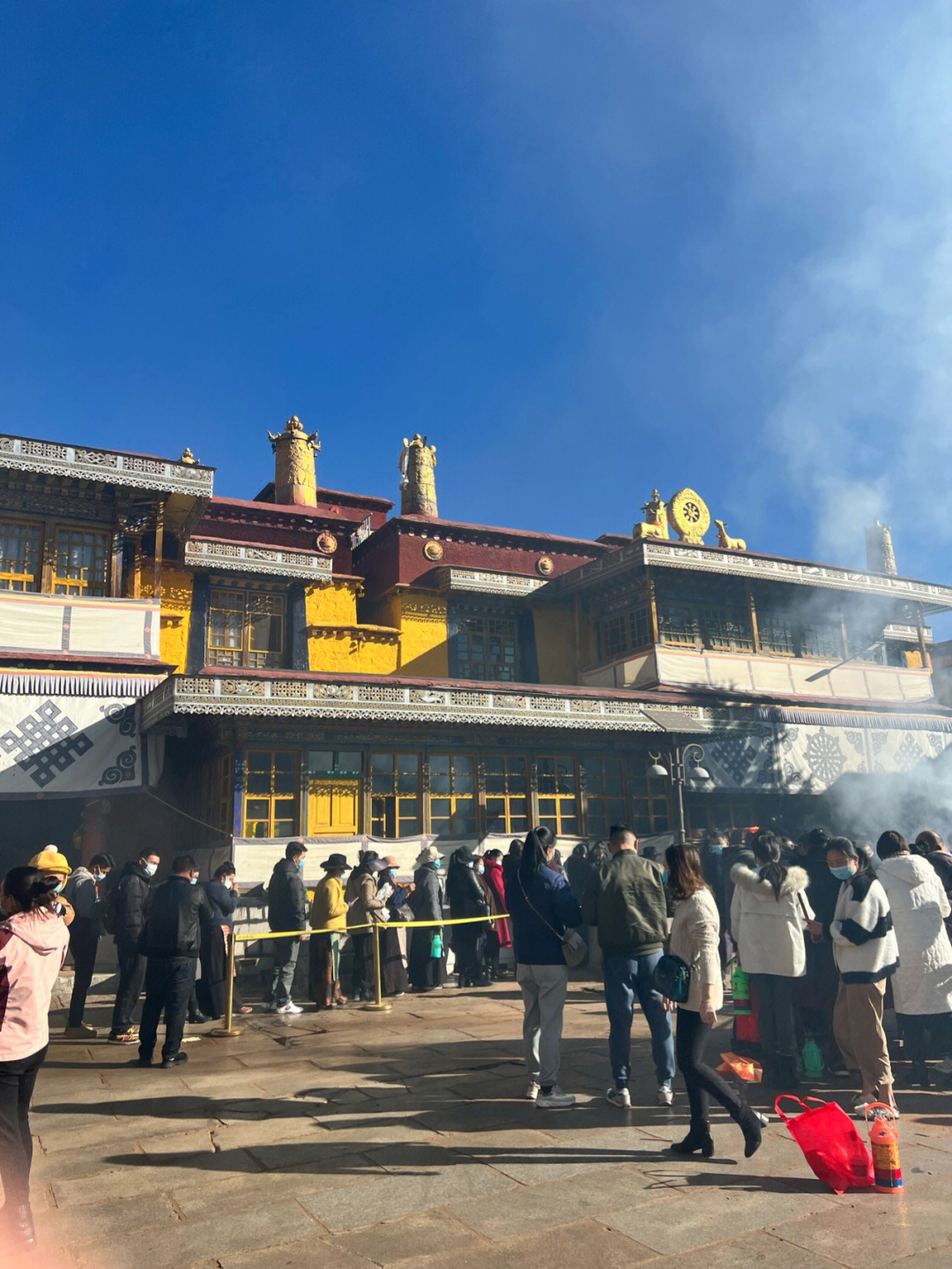 扎基寺位于拉萨市区扎基东路是西藏唯一一座财神庙因为供奉扎基拉姆而