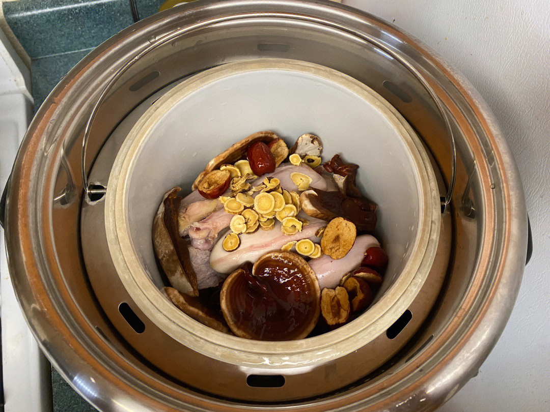 黄芪灵芝瘦肉汤图片