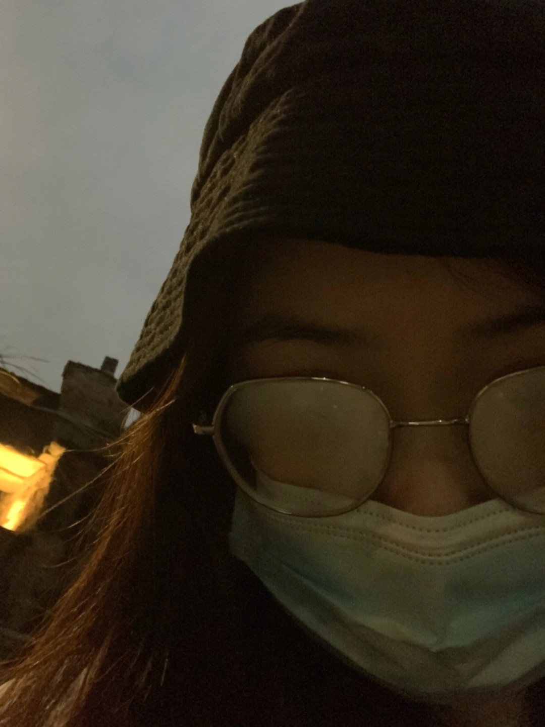 冬天戴口罩眼镜起雾真的