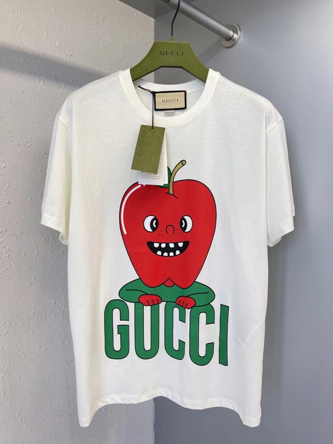 gucci红苹果t恤插画系列2022新款