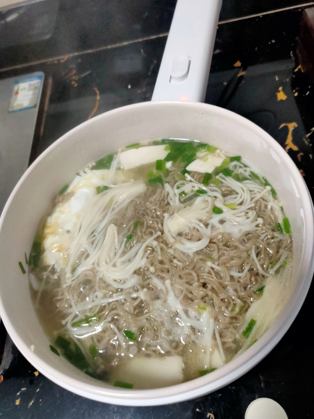 金针菇豆腐鸡蛋汤图片