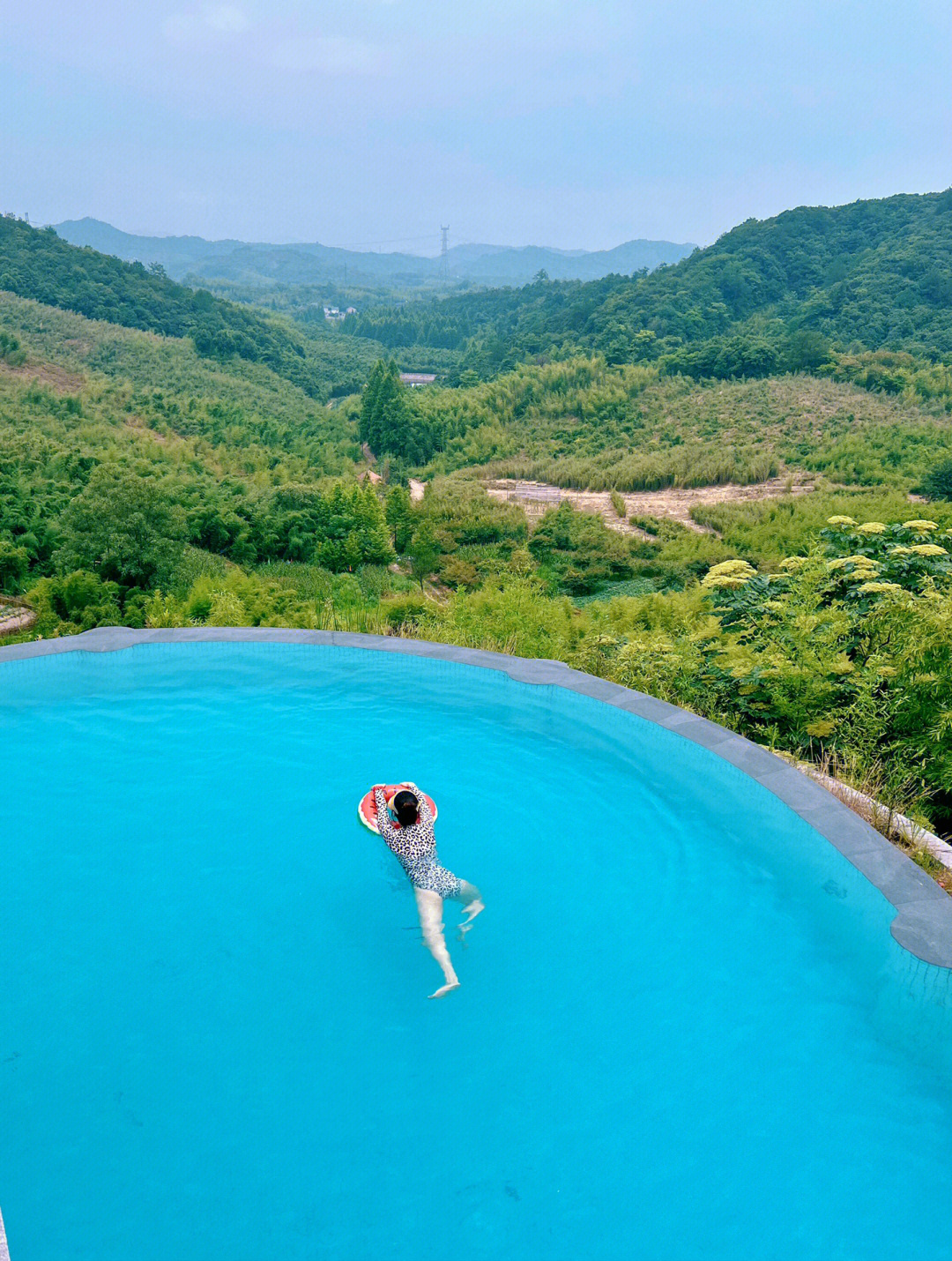 阳江海岛悬崖泳池图片