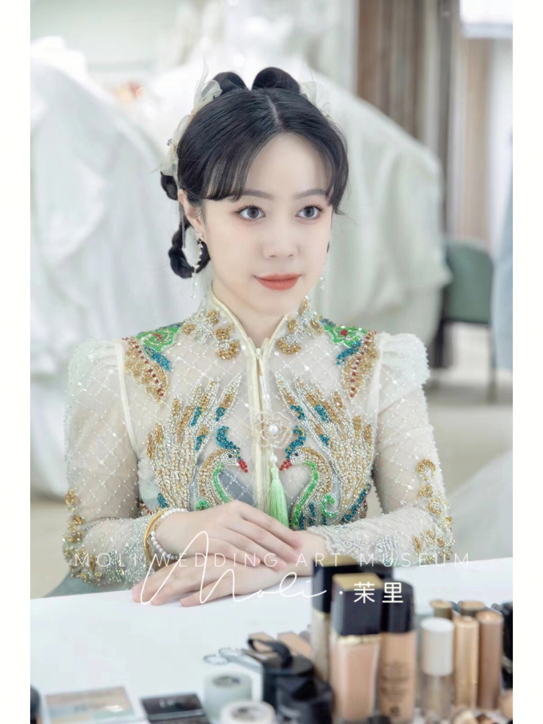 胡杏儿秀禾服图片图片