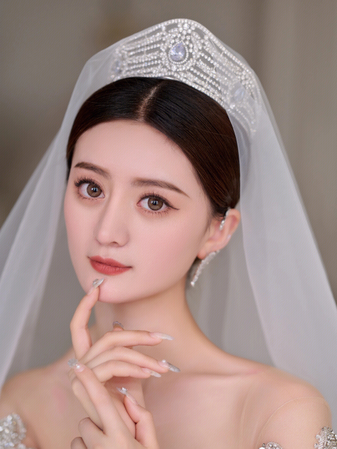郑州新娘造型惊艳所有人的典礼白纱造型