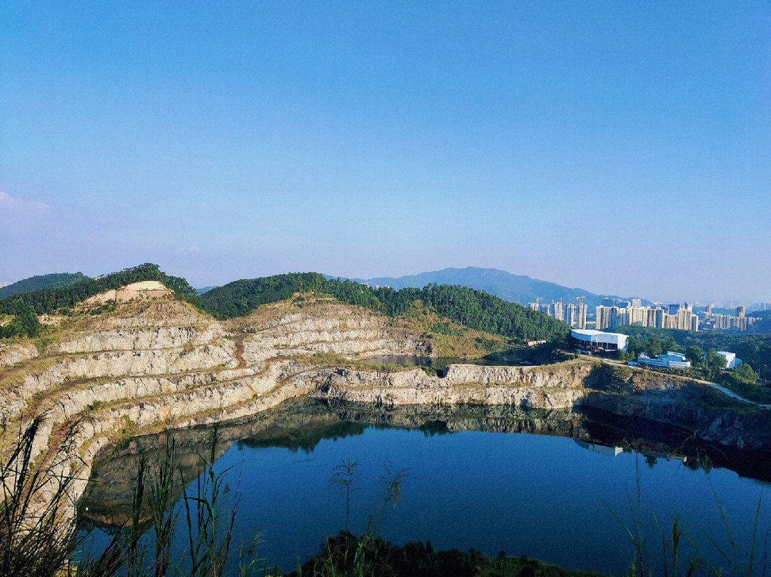 记录油麻山天坑