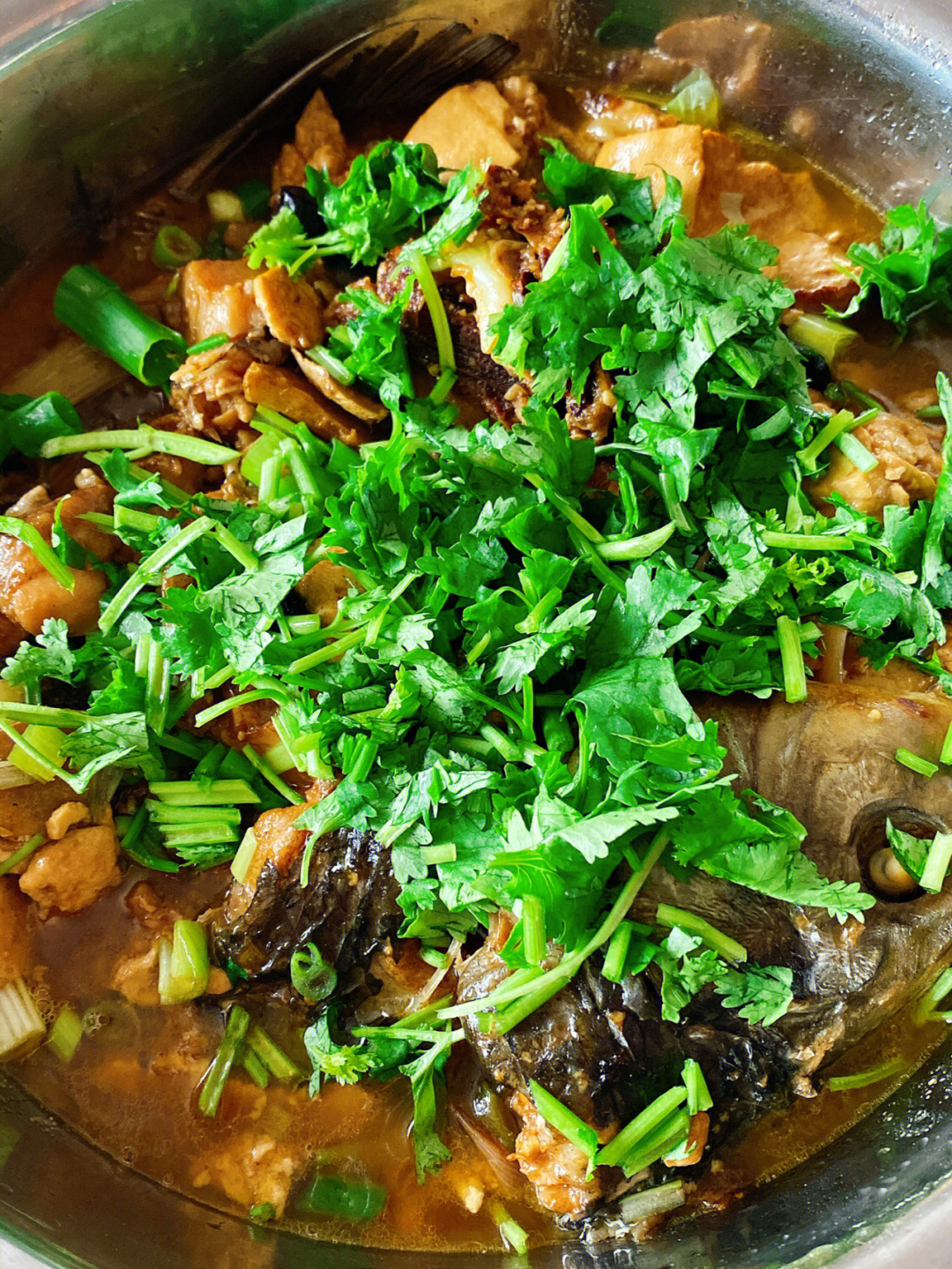 酱焖鲤鱼豆腐汤做法很简单好吃又下饭