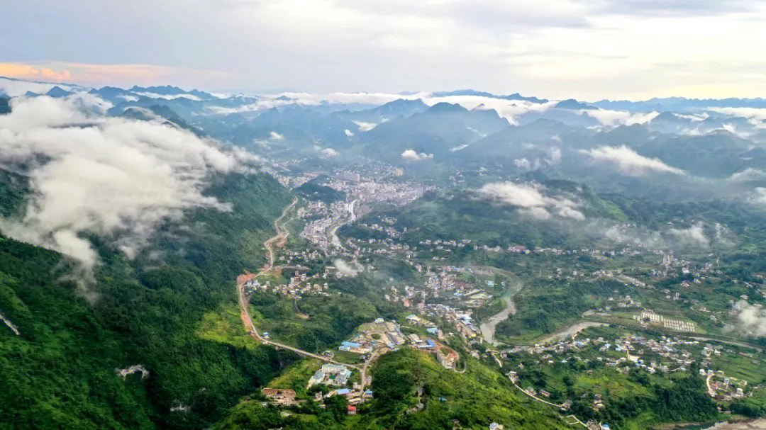 鹤峰八峰山图片