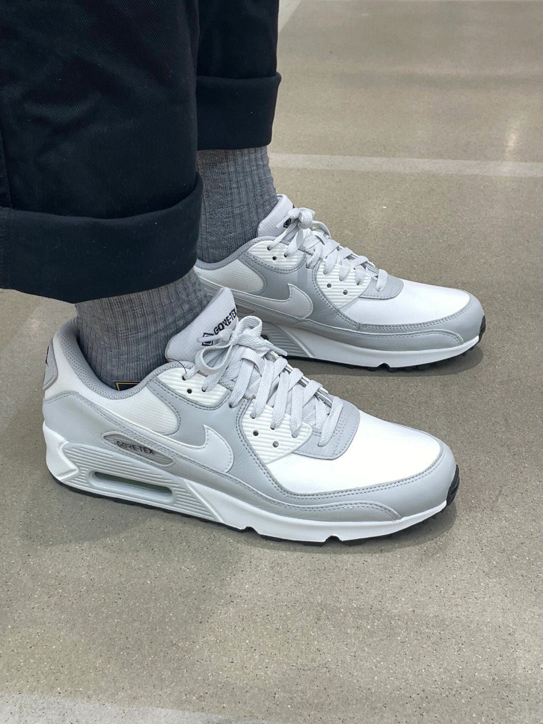 nikeairmax90灰白