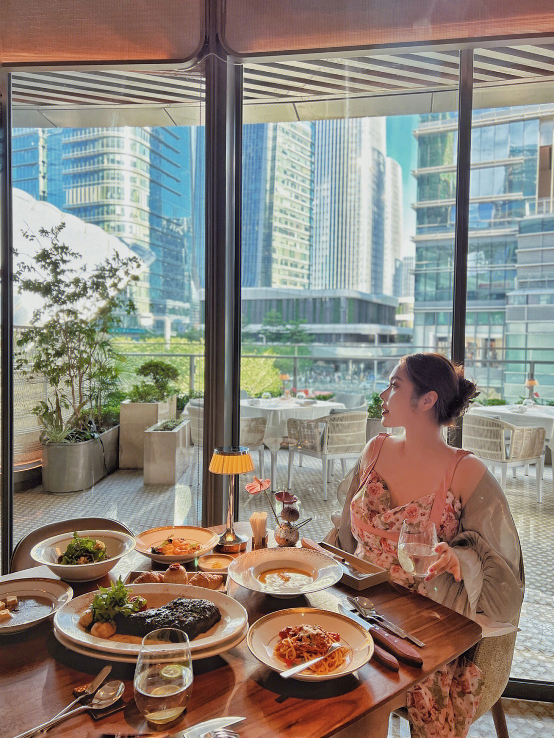 深圳空中花园餐厅图片