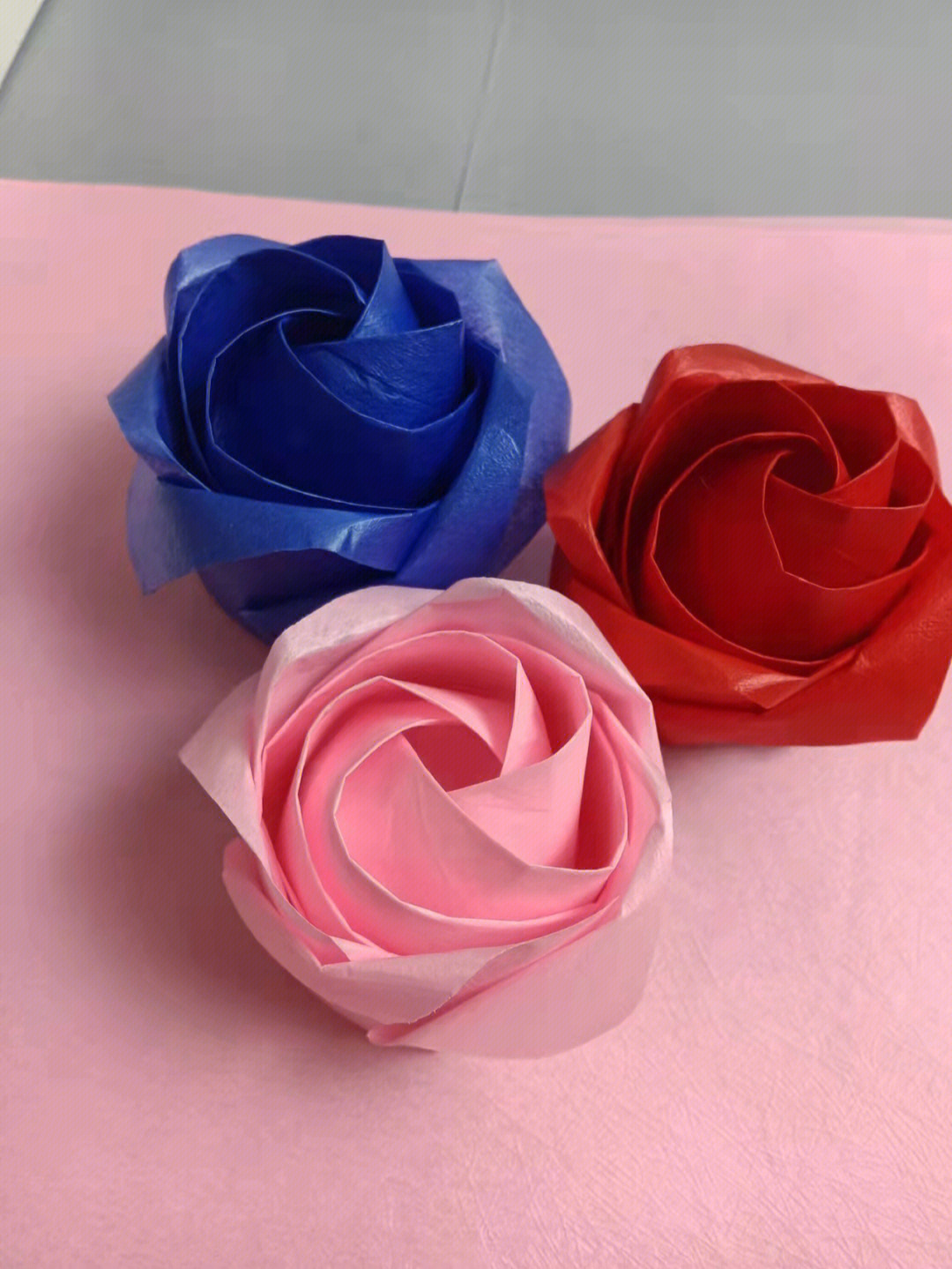 一张纸巾折玫瑰花图片
