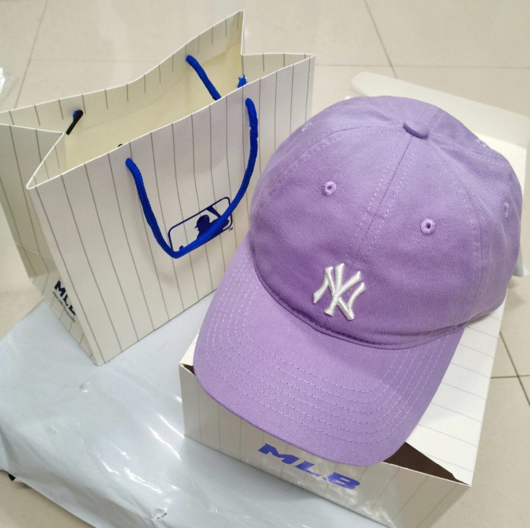 淡紫色棒球帽春日限定的温柔气息