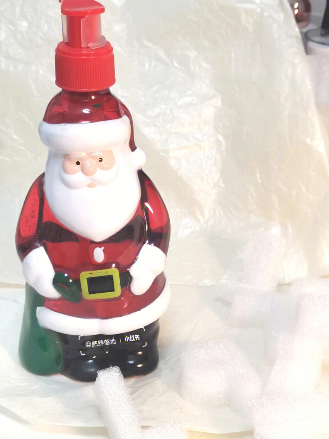矿泉水瓶做圣诞老人图片