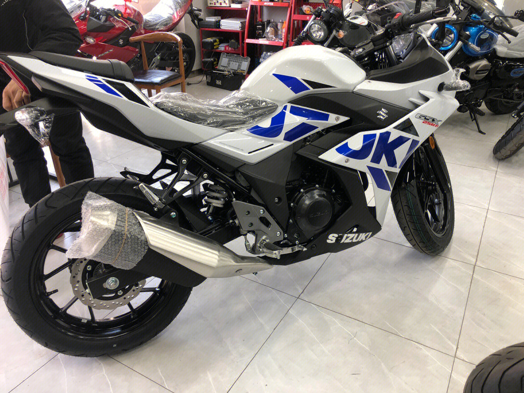 gsx250r冰川白