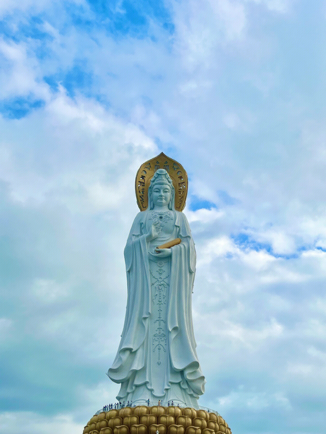 自由女神敬纳粹礼图片