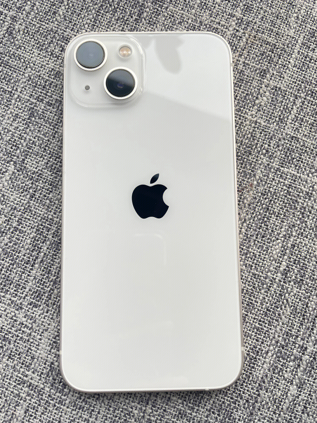 苹果13白色真实图片图片