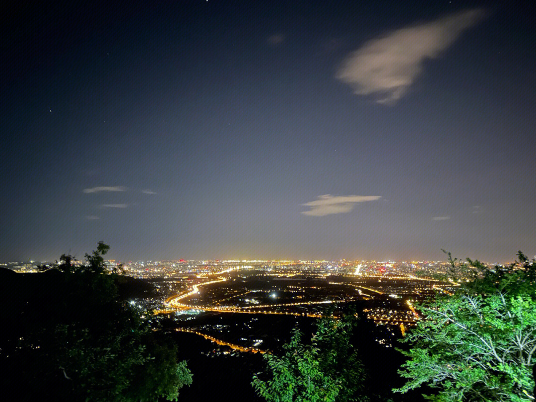 北京鬼笑石夜景图片