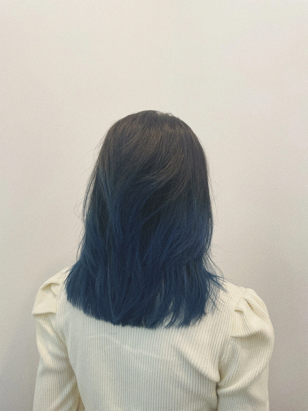 蓝色发尾染  
