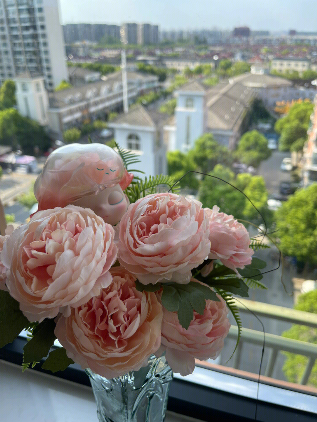 化蝶去寻花,夜夜栖芳草