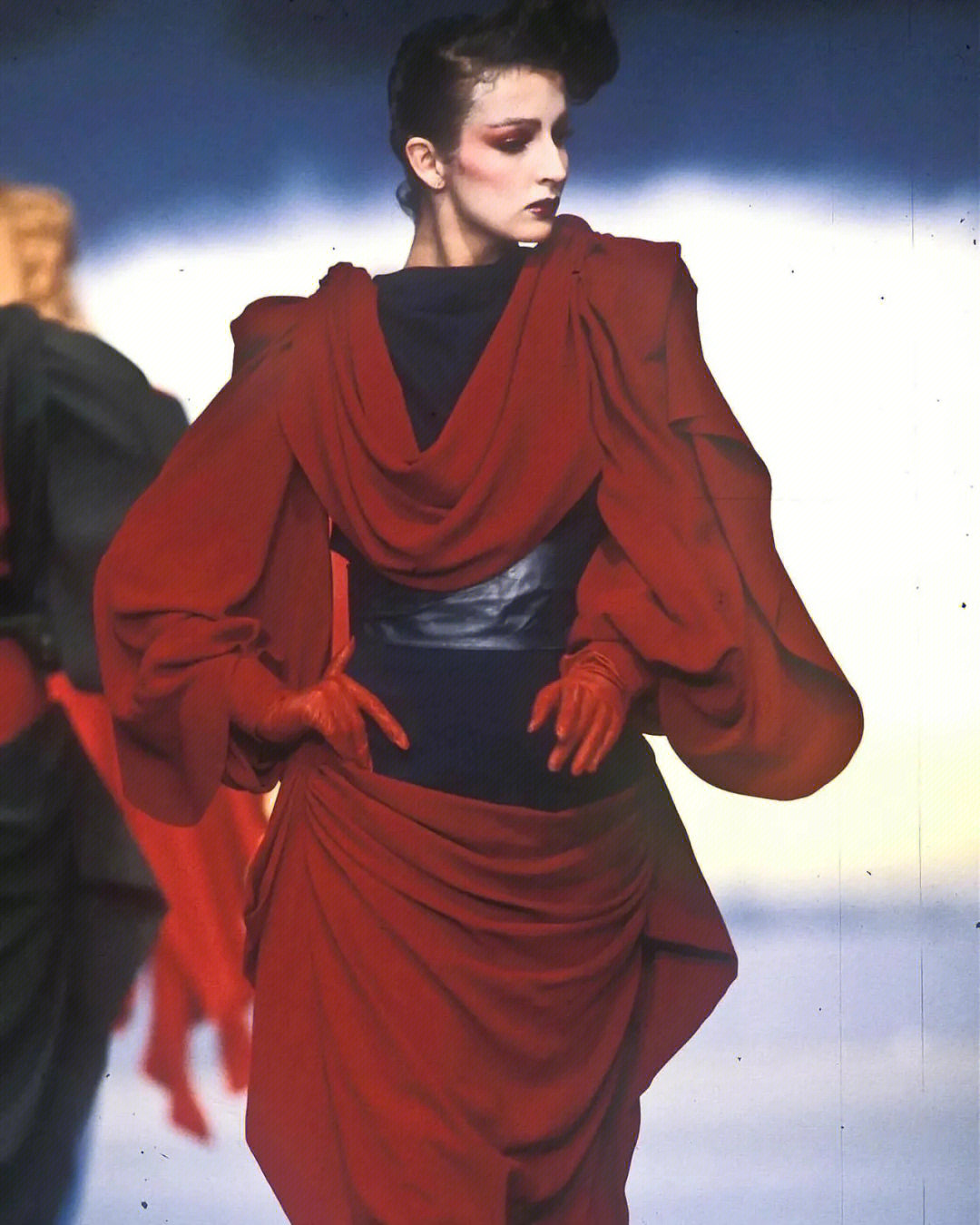 80年代时装秀#thierrymugler rtw fw 1983秋冬大秀,天马行空?