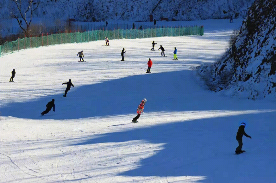 天桥沟滑雪图片