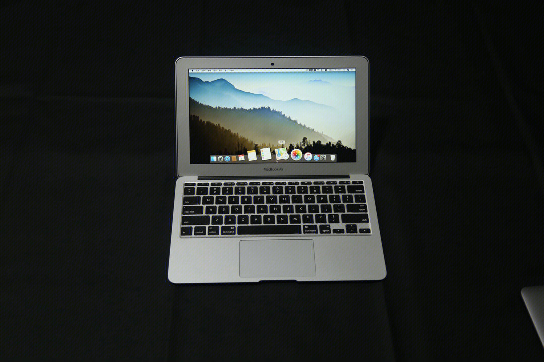 96apple/苹果15年 11寸 macbook air 二手苹果笔记本电脑没错,就是这